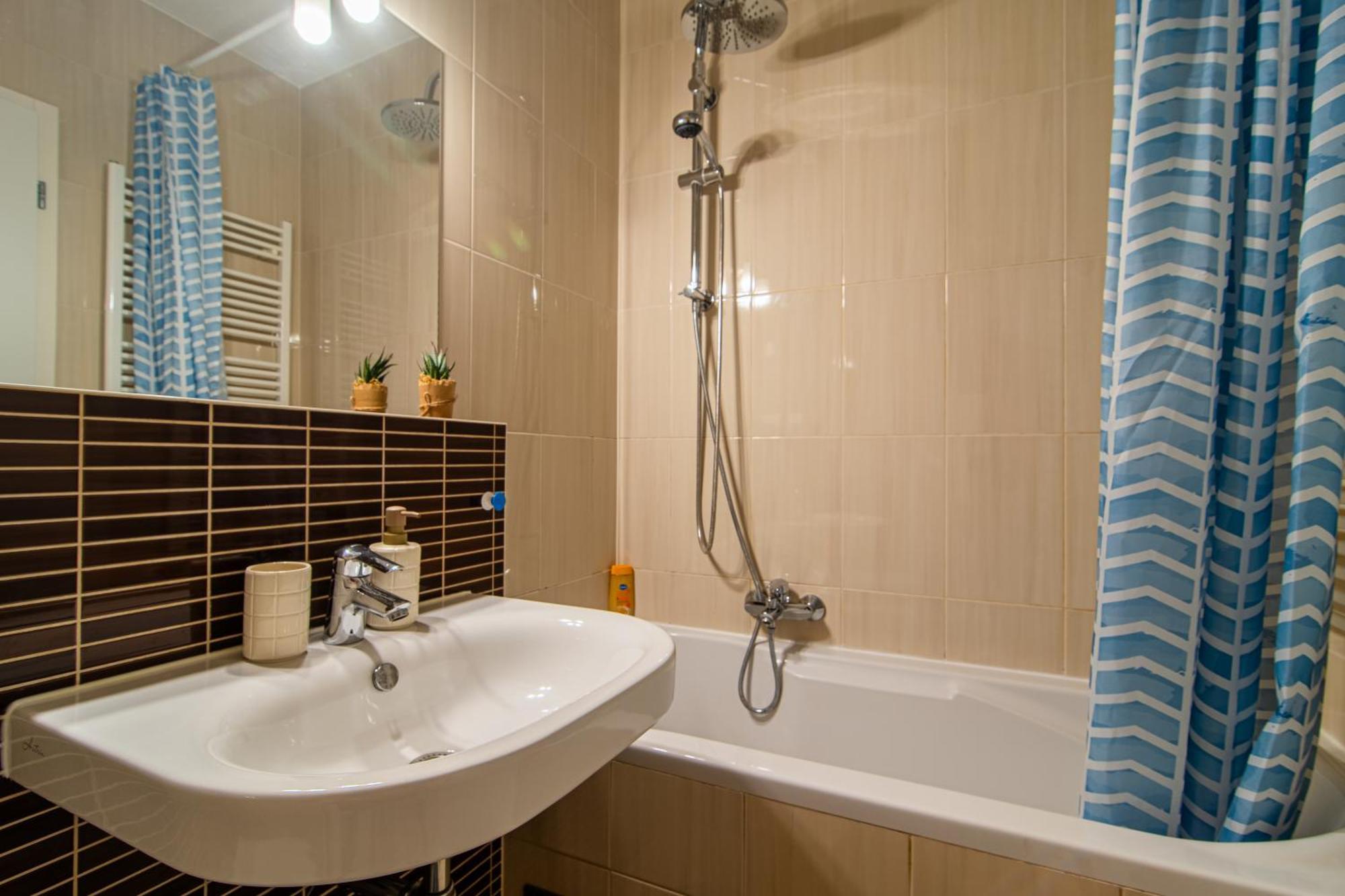 Flexible Selfcheckins 92 - - Parking - Loggia - Bedroom