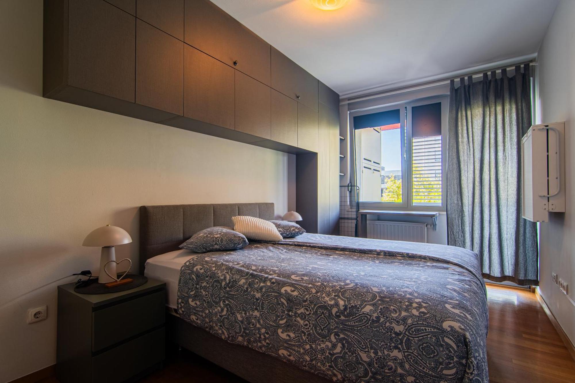 Flexible Selfcheckins 92 - - Parking - Loggia - Bedroom Apartmán